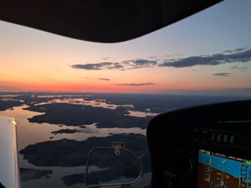 The sun set fully just as we entered the Class D airspace around Turku